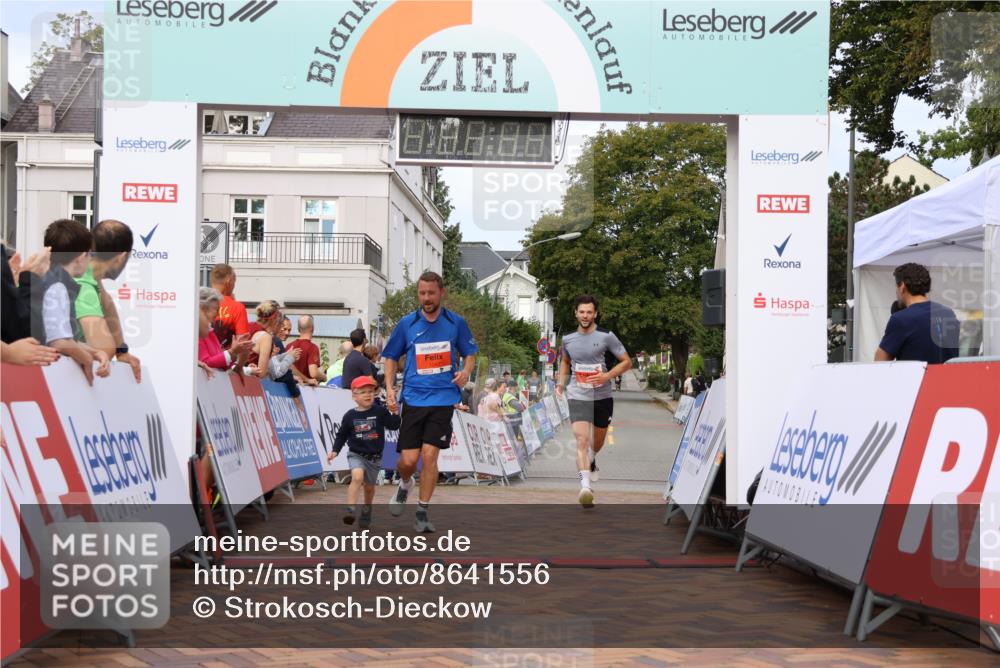 31.08.2025 - 21. Blankeneser Heldenlauf Strokosch-Dieckow http://msf.ph/oto/8641556 31.08.2025 09:39:23 Ziel 1136, 1052, 1047 meine-sportfotos.de