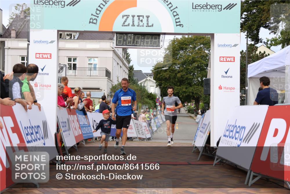 31.08.2025 - 21. Blankeneser Heldenlauf Strokosch-Dieckow http://msf.ph/oto/8641566 31.08.2025 09:39:23 Ziel 1136, 1052, 1047 meine-sportfotos.de