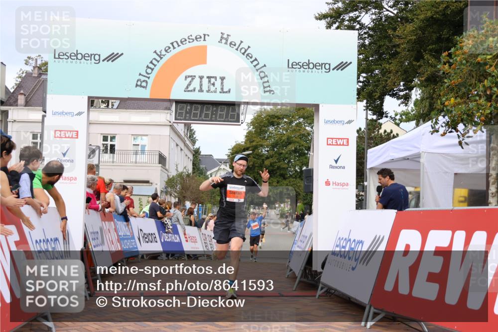31.08.2025 - 21. Blankeneser Heldenlauf Strokosch-Dieckow http://msf.ph/oto/8641593 31.08.2025 09:39:17 Ziel 1001, 1136 meine-sportfotos.de