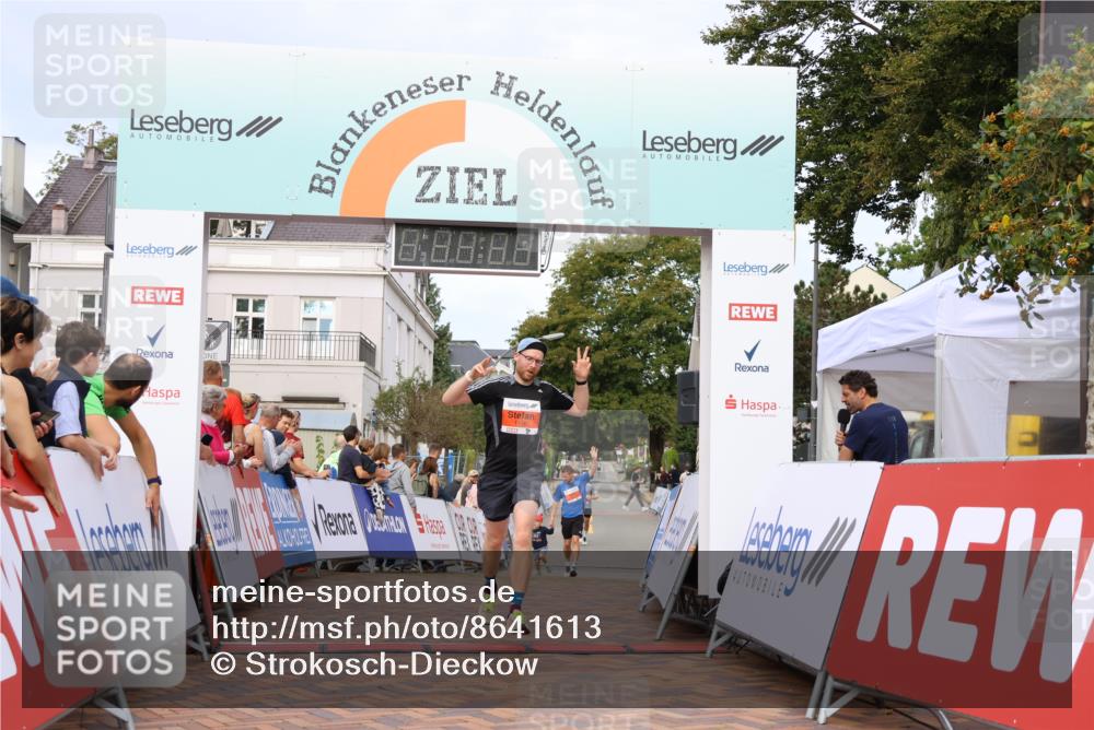 31.08.2025 - 21. Blankeneser Heldenlauf Strokosch-Dieckow http://msf.ph/oto/8641613 31.08.2025 09:39:17 Ziel 1001, 1136 meine-sportfotos.de