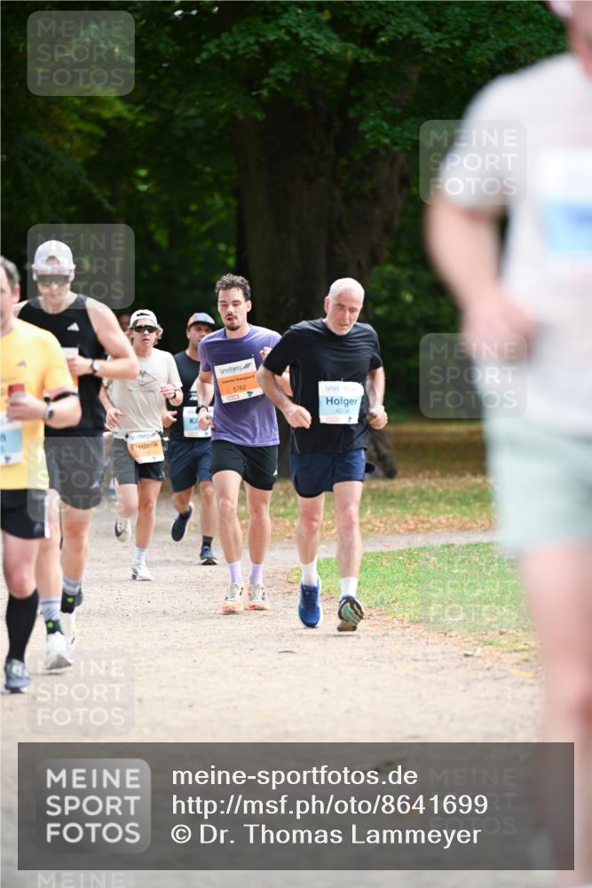 31.08.2025 - 21. Blankeneser Heldenlauf Dr. Thomas Lammeyer http://msf.ph/oto/8641699 31.08.2025 11:04:00 Laufen 5762, 4208 meine-sportfotos.de