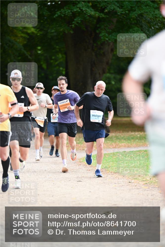 31.08.2025 - 21. Blankeneser Heldenlauf Dr. Thomas Lammeyer http://msf.ph/oto/8641700 31.08.2025 11:04:00 Laufen 5762, 4208 meine-sportfotos.de