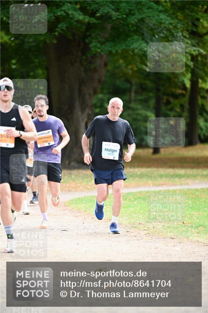 31.08.2025 - 21. Blankeneser Heldenlauf Dr. Thomas Lammeyer http://msf.ph/oto/8641704 31.08.2025 11:04:01 Laufen 5135, 5762, 4208 meine-sportfotos.de