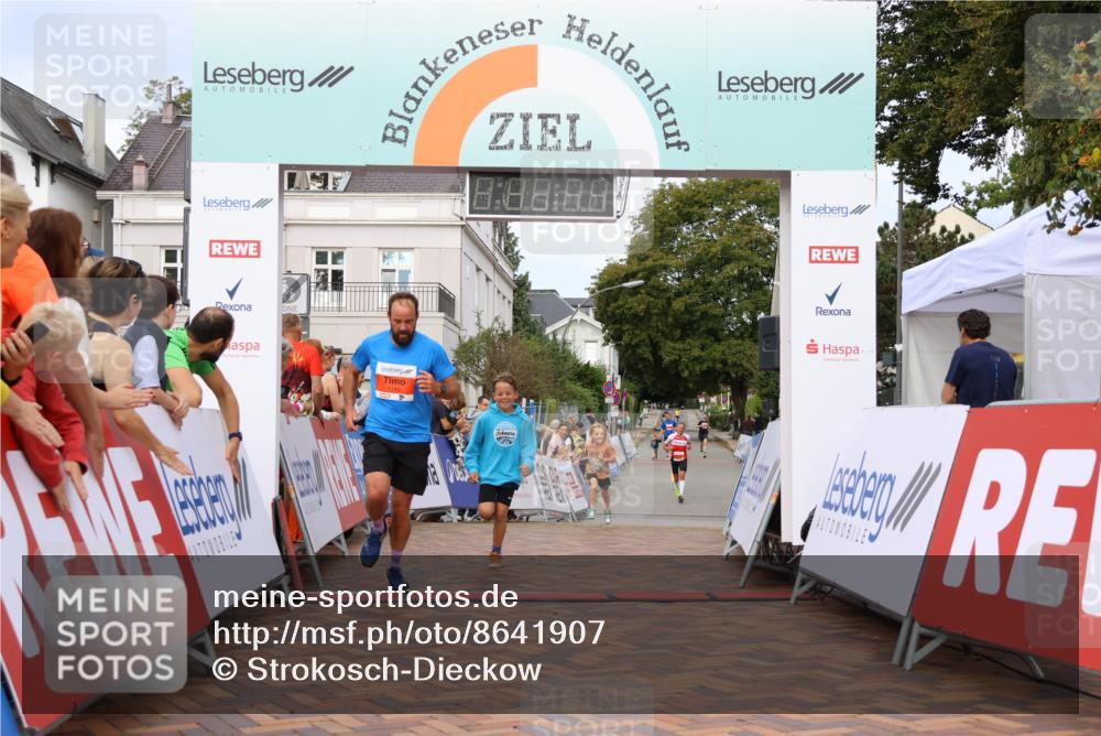 31.08.2025 - 21. Blankeneser Heldenlauf Strokosch-Dieckow http://msf.ph/oto/8641907 31.08.2025 09:39:02 Ziel 1143, 1049 meine-sportfotos.de