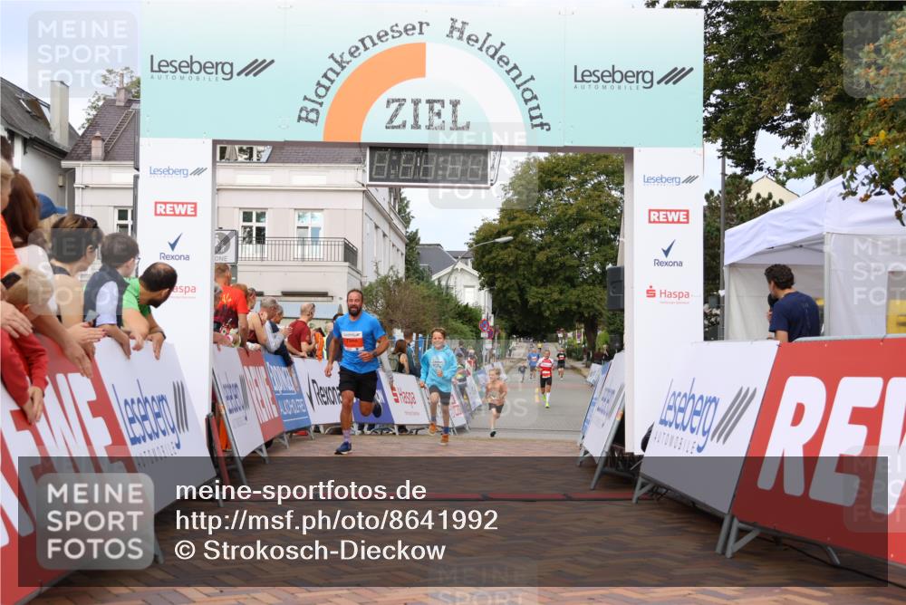 31.08.2025 - 21. Blankeneser Heldenlauf Strokosch-Dieckow http://msf.ph/oto/8641992 31.08.2025 09:39:01 Ziel 1143, 1049 meine-sportfotos.de