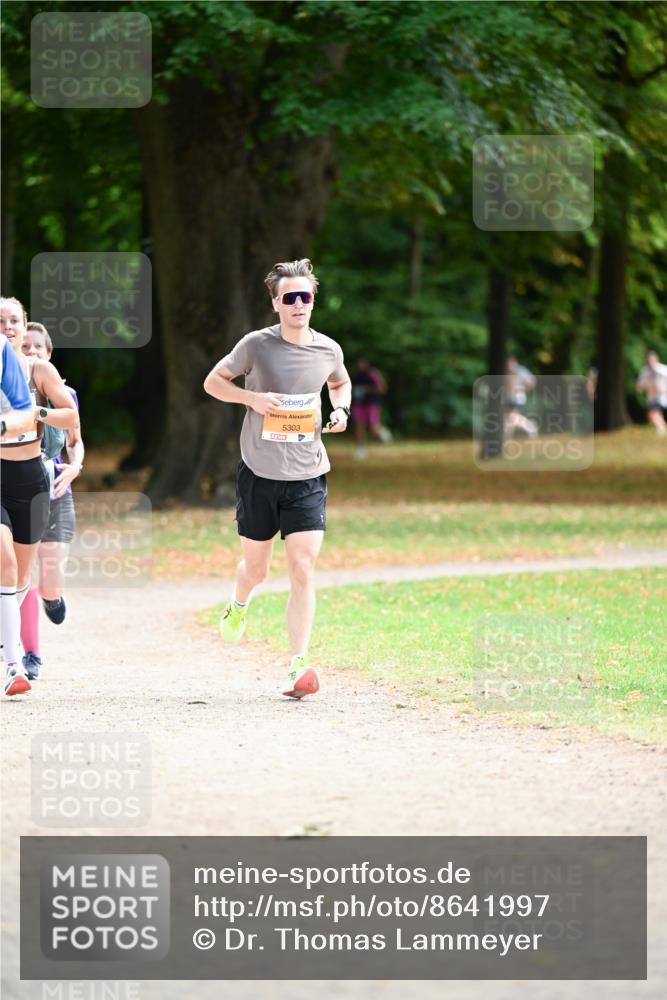 31.08.2025 - 21. Blankeneser Heldenlauf Dr. Thomas Lammeyer http://msf.ph/oto/8641997 31.08.2025 11:05:12 Laufen 5303 meine-sportfotos.de