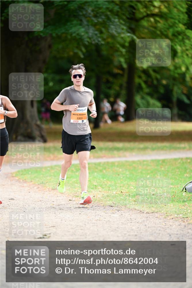 31.08.2025 - 21. Blankeneser Heldenlauf Dr. Thomas Lammeyer http://msf.ph/oto/8642004 31.08.2025 11:05:13 Laufen 5303 meine-sportfotos.de
