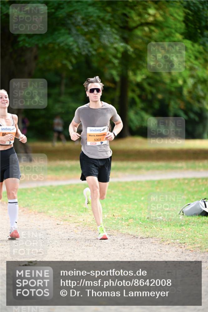 31.08.2025 - 21. Blankeneser Heldenlauf Dr. Thomas Lammeyer http://msf.ph/oto/8642008 31.08.2025 11:05:13 Laufen 5303 meine-sportfotos.de