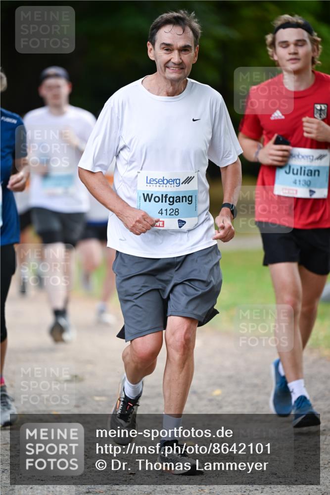 31.08.2025 - 21. Blankeneser Heldenlauf Dr. Thomas Lammeyer http://msf.ph/oto/8642101 31.08.2025 11:05:33 Laufen 4128, 4130 meine-sportfotos.de