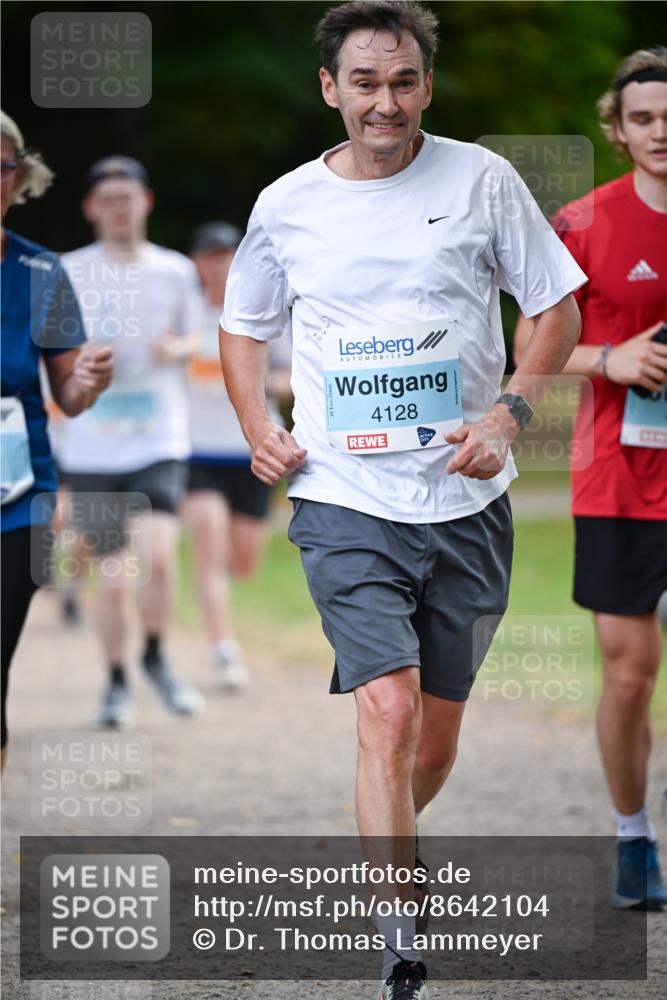 31.08.2025 - 21. Blankeneser Heldenlauf Dr. Thomas Lammeyer http://msf.ph/oto/8642104 31.08.2025 11:05:33 Laufen 4128 meine-sportfotos.de