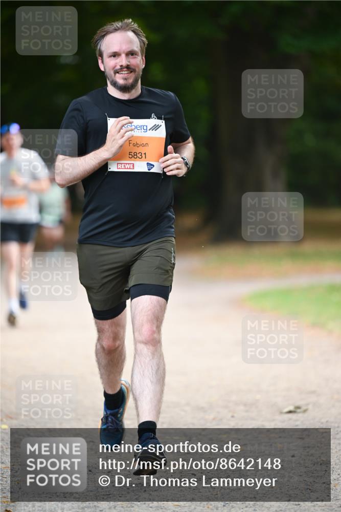 31.08.2025 - 21. Blankeneser Heldenlauf Dr. Thomas Lammeyer http://msf.ph/oto/8642148 31.08.2025 11:05:44 Laufen 5831 meine-sportfotos.de