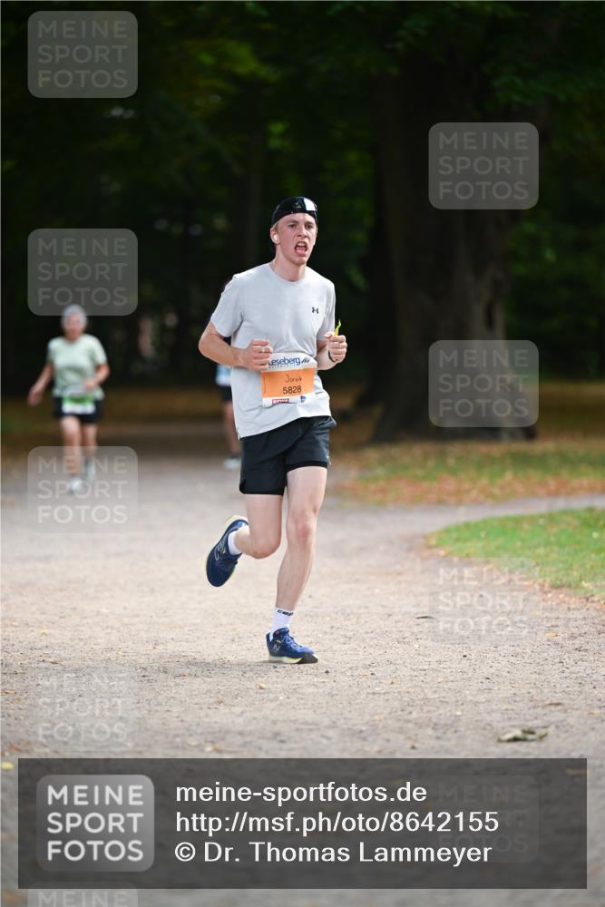 31.08.2025 - 21. Blankeneser Heldenlauf Dr. Thomas Lammeyer http://msf.ph/oto/8642155 31.08.2025 11:05:46 Laufen 5828 meine-sportfotos.de