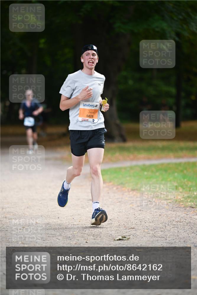 31.08.2025 - 21. Blankeneser Heldenlauf Dr. Thomas Lammeyer http://msf.ph/oto/8642162 31.08.2025 11:05:47 Laufen 5828 meine-sportfotos.de