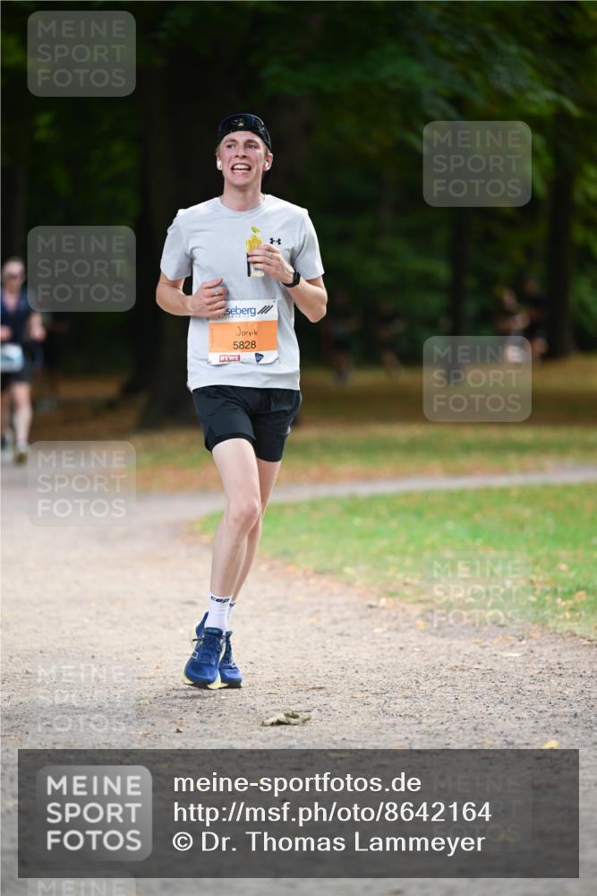 31.08.2025 - 21. Blankeneser Heldenlauf Dr. Thomas Lammeyer http://msf.ph/oto/8642164 31.08.2025 11:05:47 Laufen 5828 meine-sportfotos.de