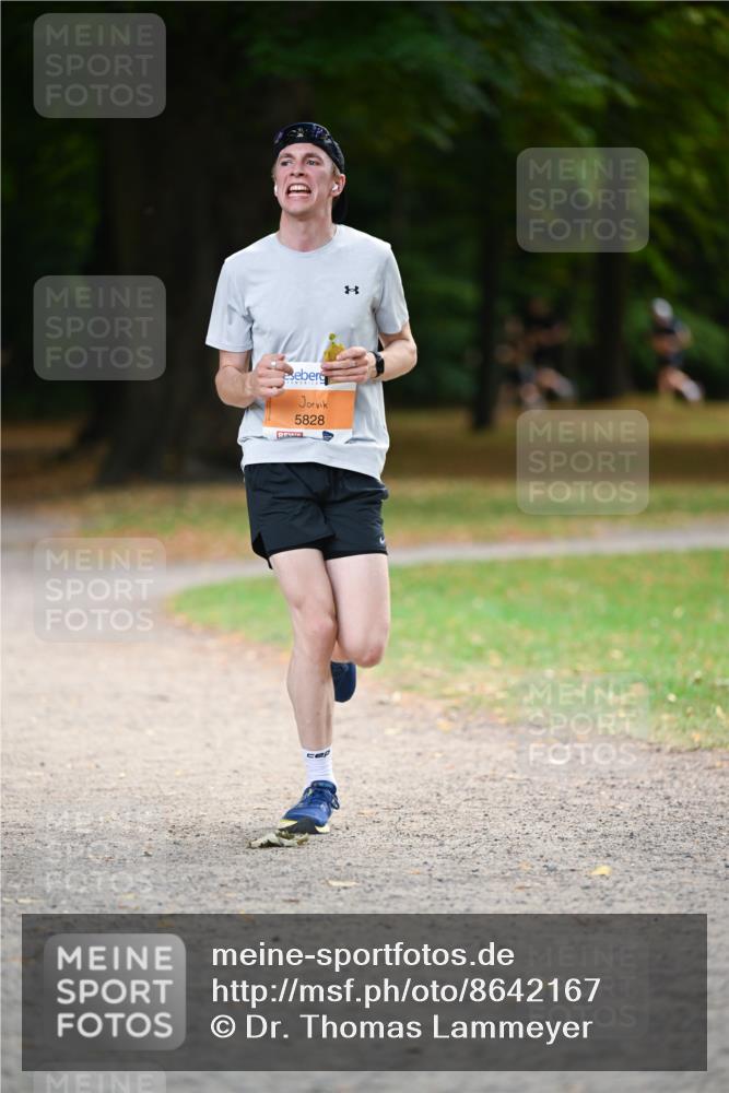 31.08.2025 - 21. Blankeneser Heldenlauf Dr. Thomas Lammeyer http://msf.ph/oto/8642167 31.08.2025 11:05:48 Laufen 5828 meine-sportfotos.de
