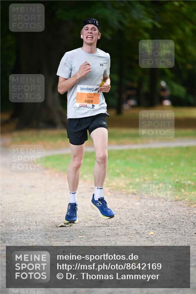 31.08.2025 - 21. Blankeneser Heldenlauf Dr. Thomas Lammeyer http://msf.ph/oto/8642169 31.08.2025 11:05:48 Laufen 5828 meine-sportfotos.de