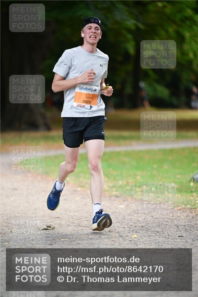 31.08.2025 - 21. Blankeneser Heldenlauf Dr. Thomas Lammeyer http://msf.ph/oto/8642170 31.08.2025 11:05:48 Laufen 5828 meine-sportfotos.de