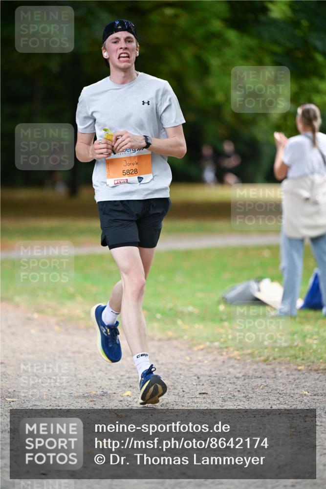31.08.2025 - 21. Blankeneser Heldenlauf Dr. Thomas Lammeyer http://msf.ph/oto/8642174 31.08.2025 11:05:48 Laufen 5828 meine-sportfotos.de