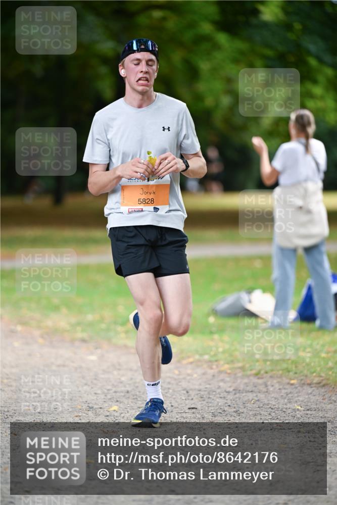 31.08.2025 - 21. Blankeneser Heldenlauf Dr. Thomas Lammeyer http://msf.ph/oto/8642176 31.08.2025 11:05:48 Laufen 5828 meine-sportfotos.de