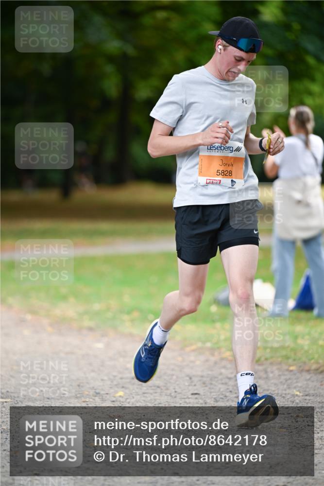 31.08.2025 - 21. Blankeneser Heldenlauf Dr. Thomas Lammeyer http://msf.ph/oto/8642178 31.08.2025 11:05:49 Laufen 5828 meine-sportfotos.de