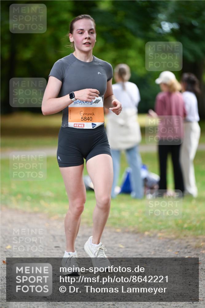 31.08.2025 - 21. Blankeneser Heldenlauf Dr. Thomas Lammeyer http://msf.ph/oto/8642221 31.08.2025 11:06:01 Laufen 5840 meine-sportfotos.de