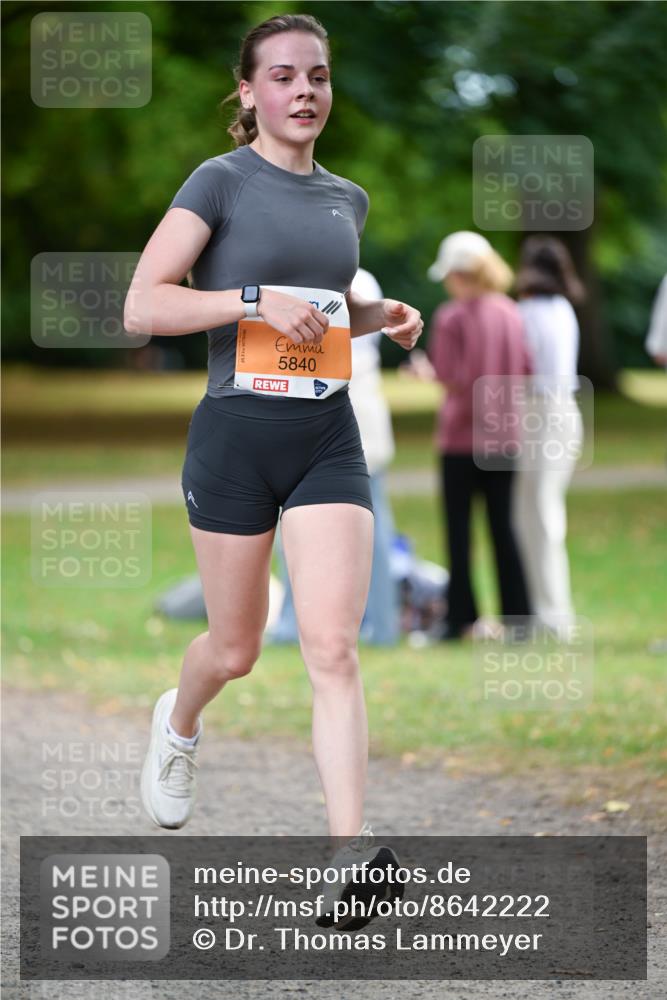 31.08.2025 - 21. Blankeneser Heldenlauf Dr. Thomas Lammeyer http://msf.ph/oto/8642222 31.08.2025 11:06:01 Laufen 5840 meine-sportfotos.de