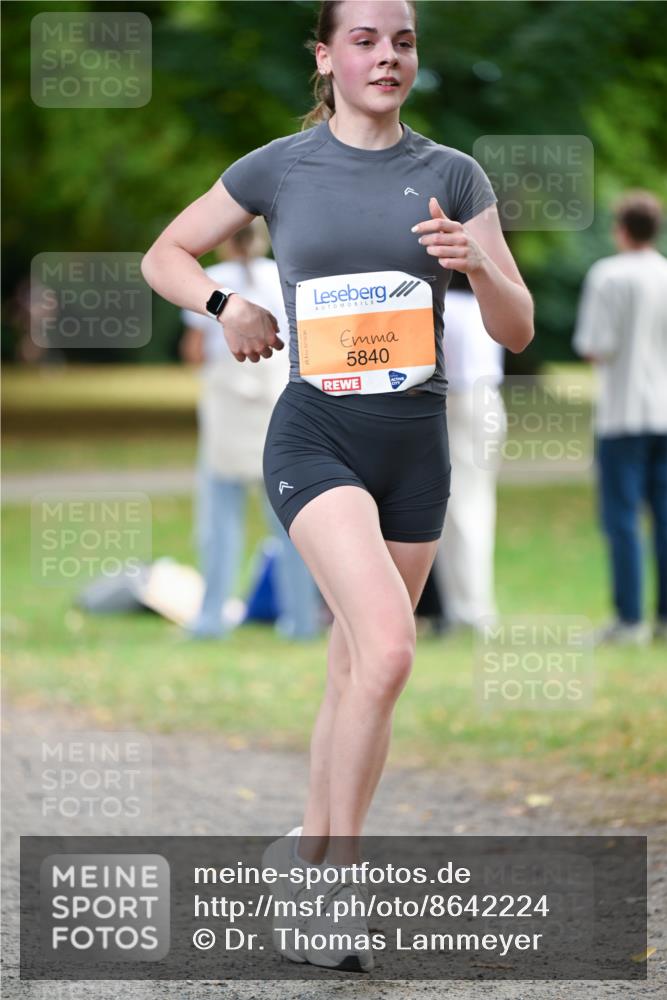 31.08.2025 - 21. Blankeneser Heldenlauf Dr. Thomas Lammeyer http://msf.ph/oto/8642224 31.08.2025 11:06:01 Laufen 5840 meine-sportfotos.de