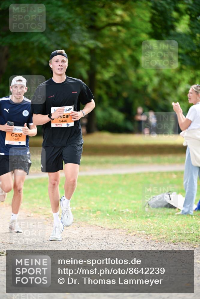 31.08.2025 - 21. Blankeneser Heldenlauf Dr. Thomas Lammeyer http://msf.ph/oto/8642239 31.08.2025 11:06:09 Laufen 5445, 5446 meine-sportfotos.de
