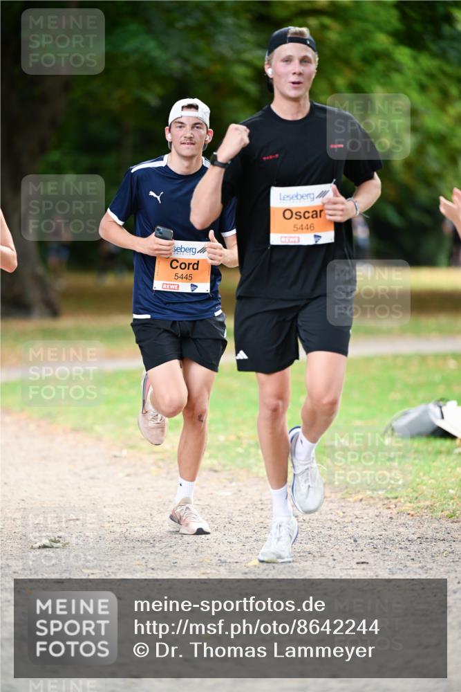 31.08.2025 - 21. Blankeneser Heldenlauf Dr. Thomas Lammeyer http://msf.ph/oto/8642244 31.08.2025 11:06:09 Laufen 5445, 5446 meine-sportfotos.de