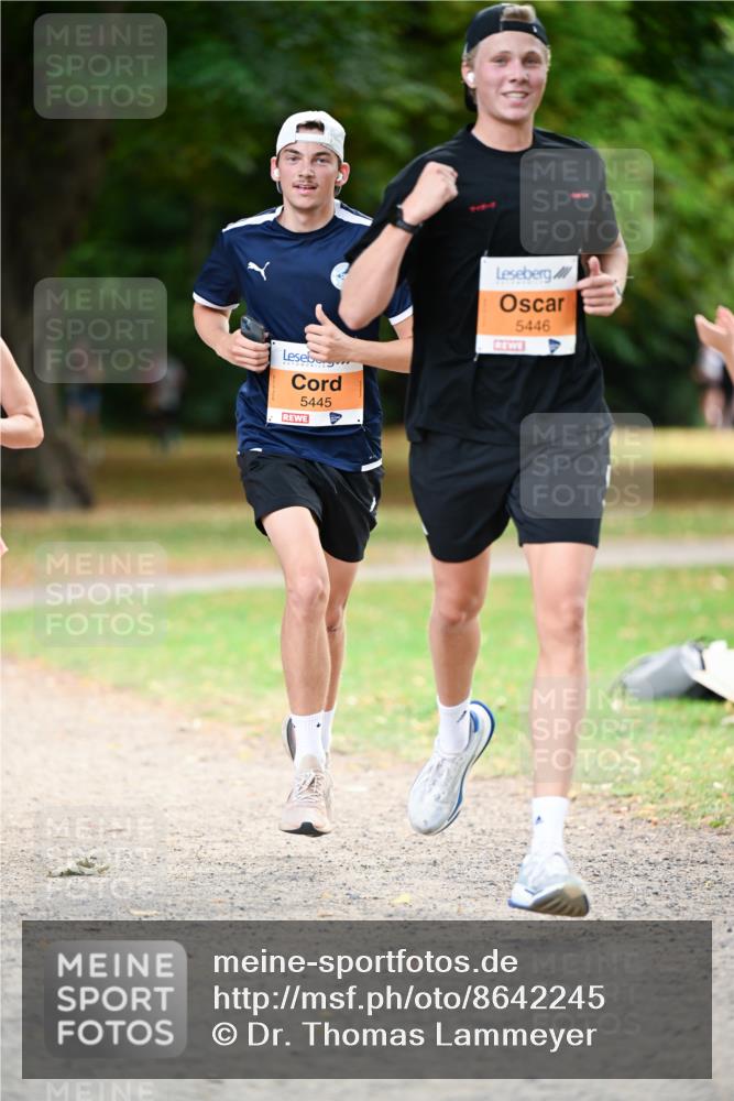 31.08.2025 - 21. Blankeneser Heldenlauf Dr. Thomas Lammeyer http://msf.ph/oto/8642245 31.08.2025 11:06:09 Laufen 5445, 5446 meine-sportfotos.de