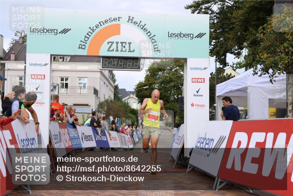 31.08.2025 - 21. Blankeneser Heldenlauf Strokosch-Dieckow http://msf.ph/oto/8642255 31.08.2025 09:38:31 Ziel 1085, 1084 meine-sportfotos.de