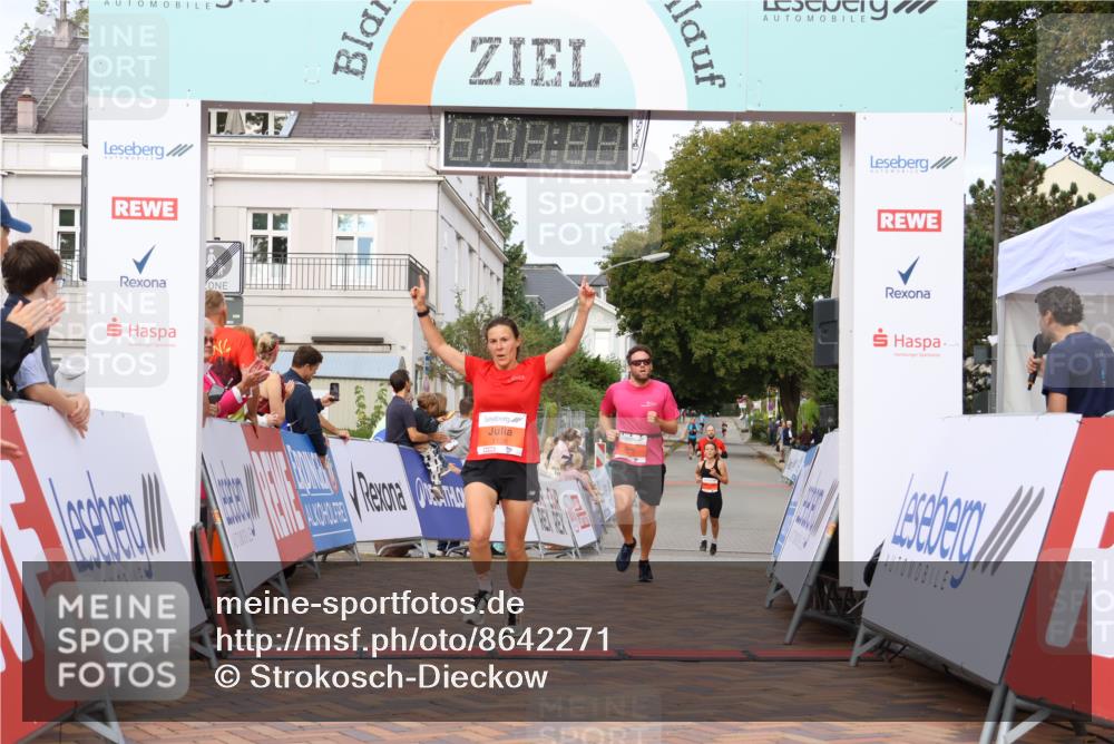 31.08.2025 - 21. Blankeneser Heldenlauf Strokosch-Dieckow http://msf.ph/oto/8642271 31.08.2025 09:41:11 Ziel 1137, 1138, 1177 meine-sportfotos.de