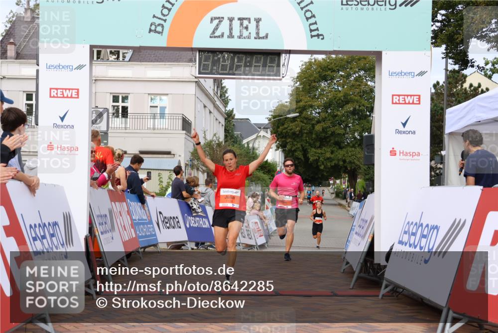 31.08.2025 - 21. Blankeneser Heldenlauf Strokosch-Dieckow http://msf.ph/oto/8642285 31.08.2025 09:41:11 Ziel 1137, 1138, 1177 meine-sportfotos.de