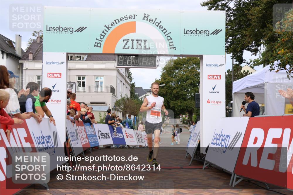 31.08.2025 - 21. Blankeneser Heldenlauf Strokosch-Dieckow http://msf.ph/oto/8642314 31.08.2025 09:37:16 Ziel 1078 meine-sportfotos.de