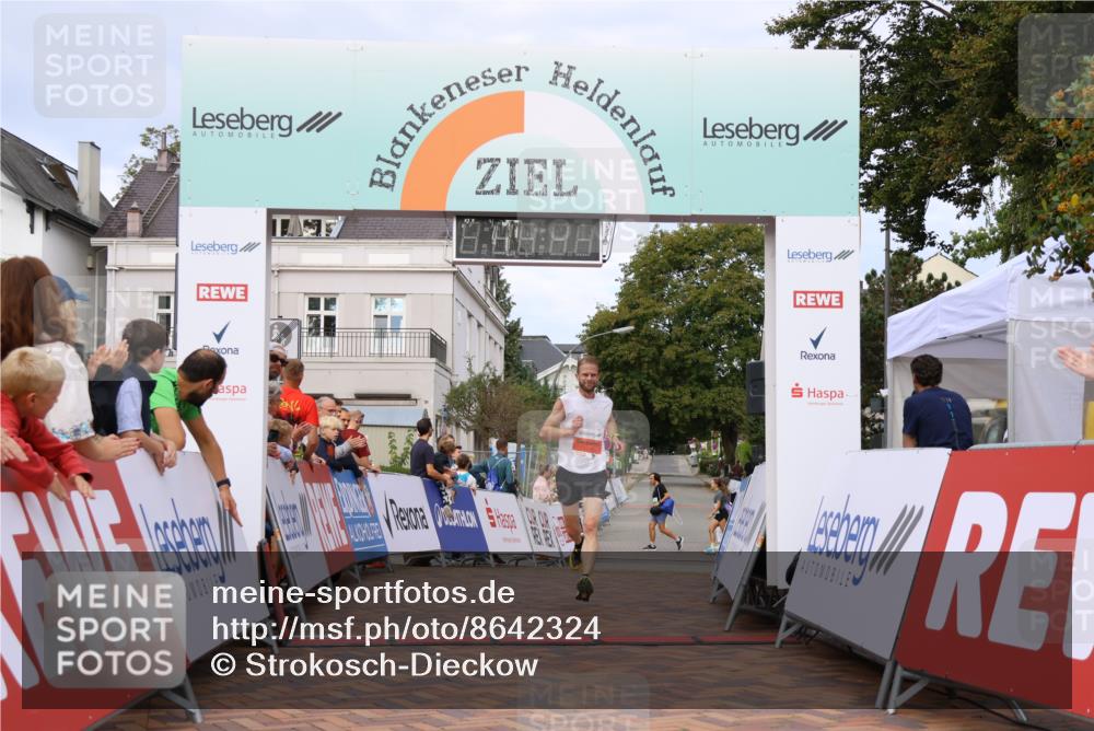31.08.2025 - 21. Blankeneser Heldenlauf Strokosch-Dieckow http://msf.ph/oto/8642324 31.08.2025 09:37:15 Ziel 1078 meine-sportfotos.de