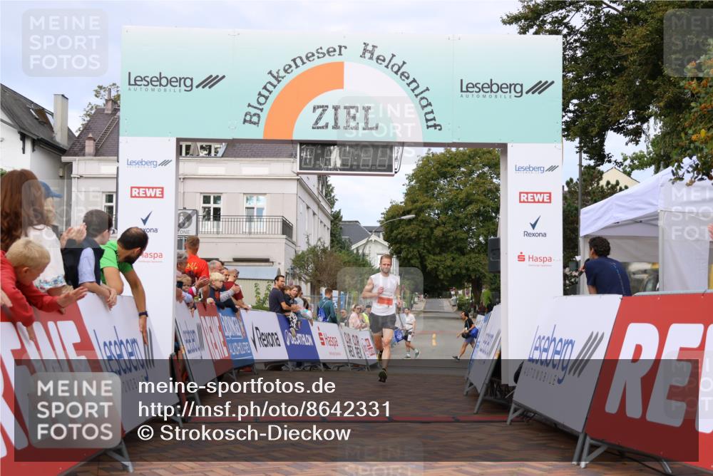 31.08.2025 - 21. Blankeneser Heldenlauf Strokosch-Dieckow http://msf.ph/oto/8642331 31.08.2025 09:37:15 Ziel 1078 meine-sportfotos.de