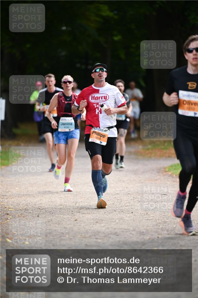 31.08.2025 - 21. Blankeneser Heldenlauf Dr. Thomas Lammeyer http://msf.ph/oto/8642366 31.08.2025 11:06:32 Laufen 4143, 688, 1810, 5618 meine-sportfotos.de