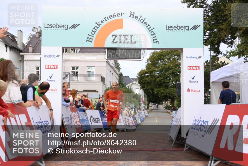 31.08.2025 - 21. Blankeneser Heldenlauf Strokosch-Dieckow http://msf.ph/oto/8642380 31.08.2025 09:36:32 Ziel 1082 meine-sportfotos.de