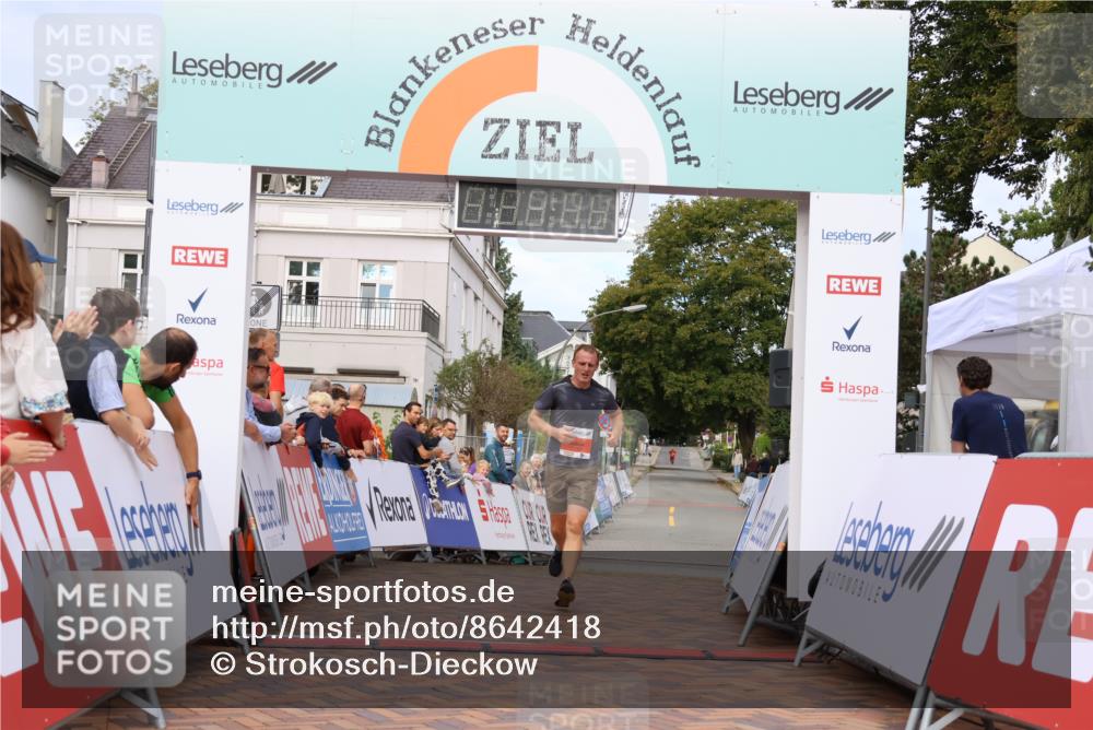 31.08.2025 - 21. Blankeneser Heldenlauf Strokosch-Dieckow http://msf.ph/oto/8642418 31.08.2025 09:35:58 Ziel 1160 meine-sportfotos.de