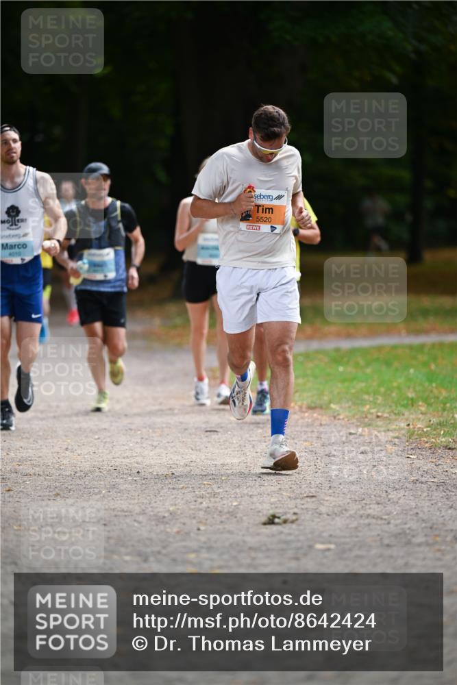 31.08.2025 - 21. Blankeneser Heldenlauf Dr. Thomas Lammeyer http://msf.ph/oto/8642424 31.08.2025 11:06:42 Laufen 4010, 5520 meine-sportfotos.de