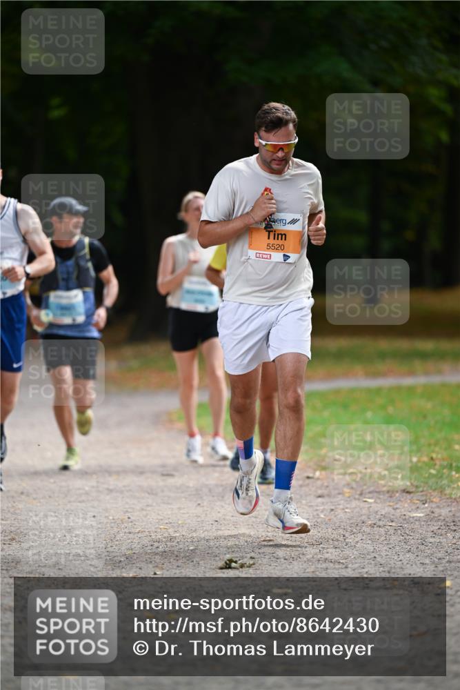 31.08.2025 - 21. Blankeneser Heldenlauf Dr. Thomas Lammeyer http://msf.ph/oto/8642430 31.08.2025 11:06:42 Laufen 5520 meine-sportfotos.de