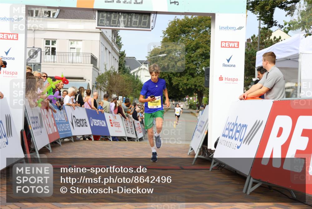 31.08.2025 - 21. Blankeneser Heldenlauf Strokosch-Dieckow http://msf.ph/oto/8642496 31.08.2025 10:14:58 Ziel 2332 meine-sportfotos.de