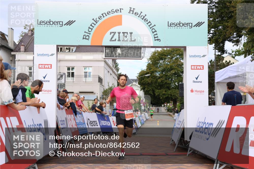 31.08.2025 - 21. Blankeneser Heldenlauf Strokosch-Dieckow http://msf.ph/oto/8642562 31.08.2025 09:34:19 Ziel 1124 meine-sportfotos.de