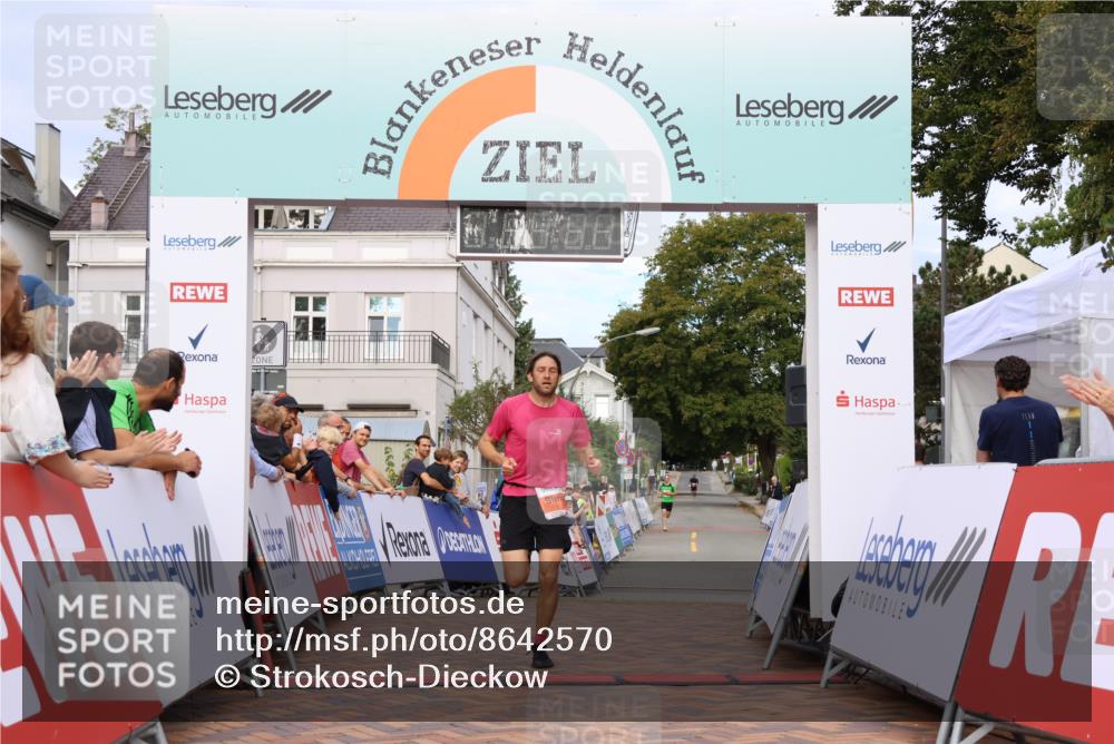 31.08.2025 - 21. Blankeneser Heldenlauf Strokosch-Dieckow http://msf.ph/oto/8642570 31.08.2025 09:34:19 Ziel 1124 meine-sportfotos.de