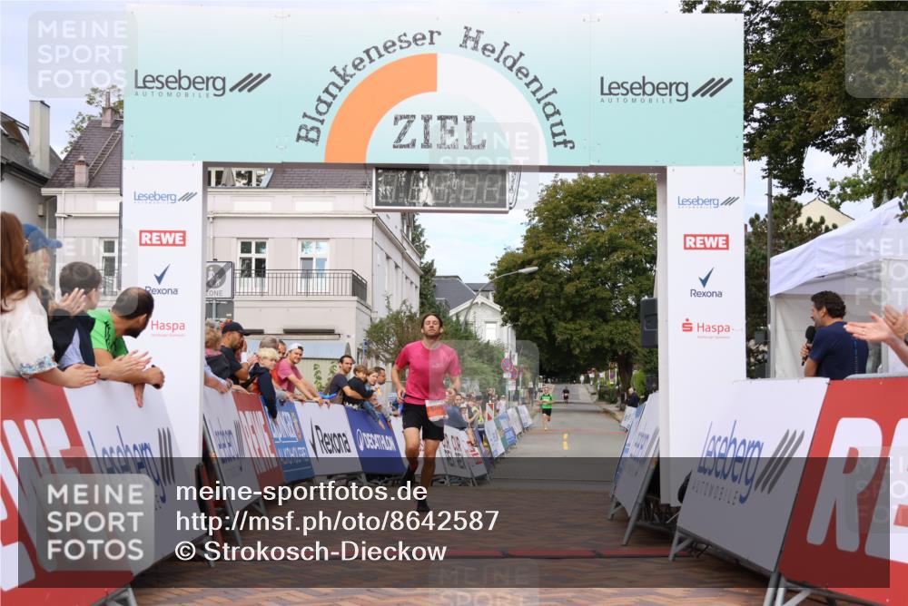 31.08.2025 - 21. Blankeneser Heldenlauf Strokosch-Dieckow http://msf.ph/oto/8642587 31.08.2025 09:34:18 Ziel 1124 meine-sportfotos.de