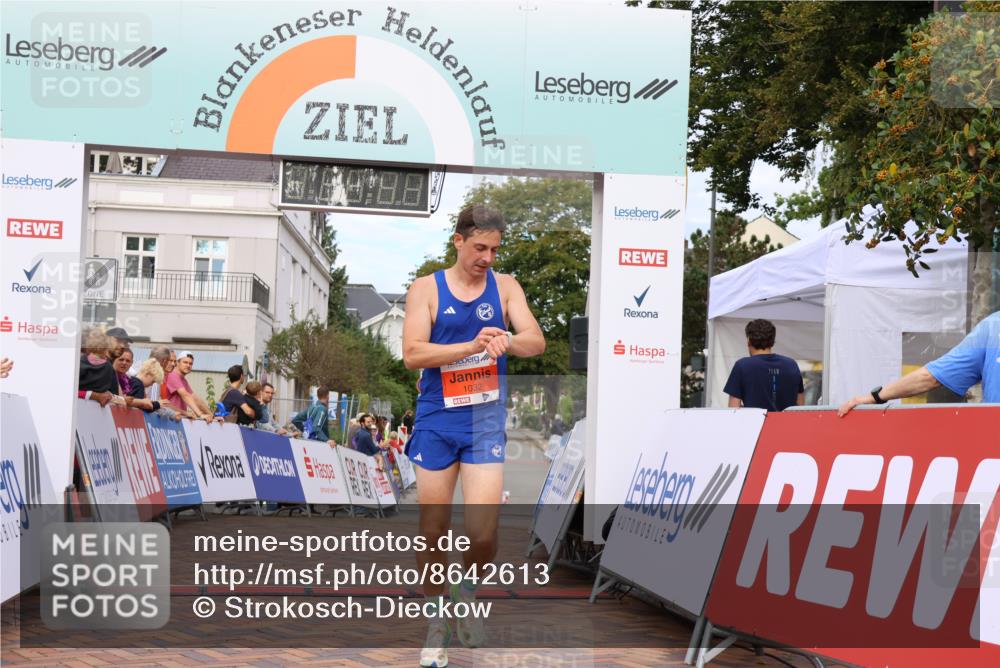 31.08.2025 - 21. Blankeneser Heldenlauf Strokosch-Dieckow http://msf.ph/oto/8642613 31.08.2025 09:33:52 Ziel 1032 meine-sportfotos.de