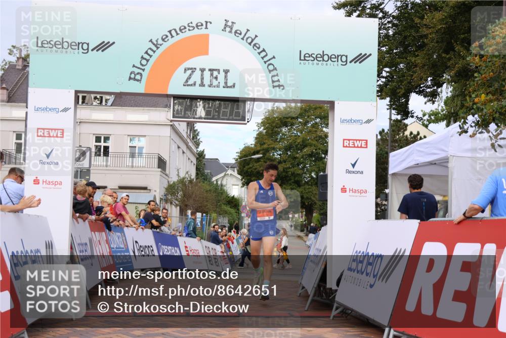 31.08.2025 - 21. Blankeneser Heldenlauf Strokosch-Dieckow http://msf.ph/oto/8642651 31.08.2025 09:33:50 Ziel 1032 meine-sportfotos.de