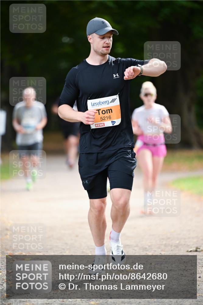 31.08.2025 - 21. Blankeneser Heldenlauf Dr. Thomas Lammeyer http://msf.ph/oto/8642680 31.08.2025 11:07:36 Laufen 5216 meine-sportfotos.de