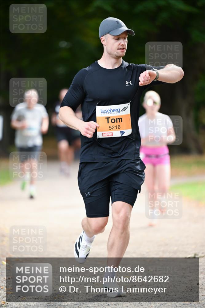 31.08.2025 - 21. Blankeneser Heldenlauf Dr. Thomas Lammeyer http://msf.ph/oto/8642682 31.08.2025 11:07:36 Laufen 5216 meine-sportfotos.de
