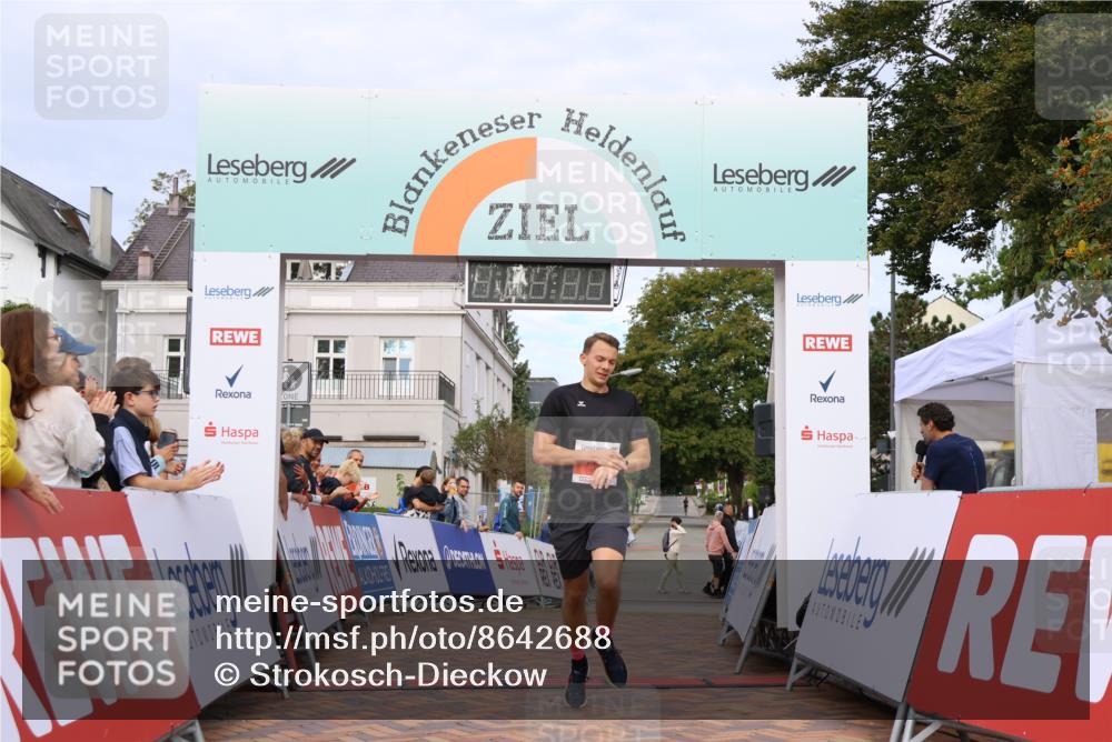 31.08.2025 - 21. Blankeneser Heldenlauf Strokosch-Dieckow http://msf.ph/oto/8642688 31.08.2025 09:33:19 Ziel 1024 meine-sportfotos.de